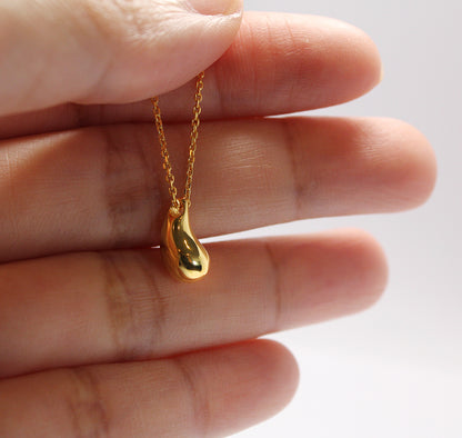 Teardrop Pendant Necklace