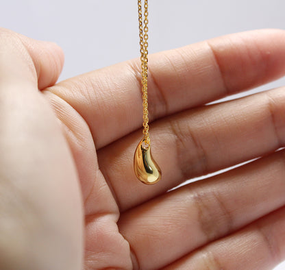 Teardrop Pendant Necklace